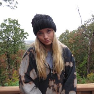 Meet your Posher, Chloe